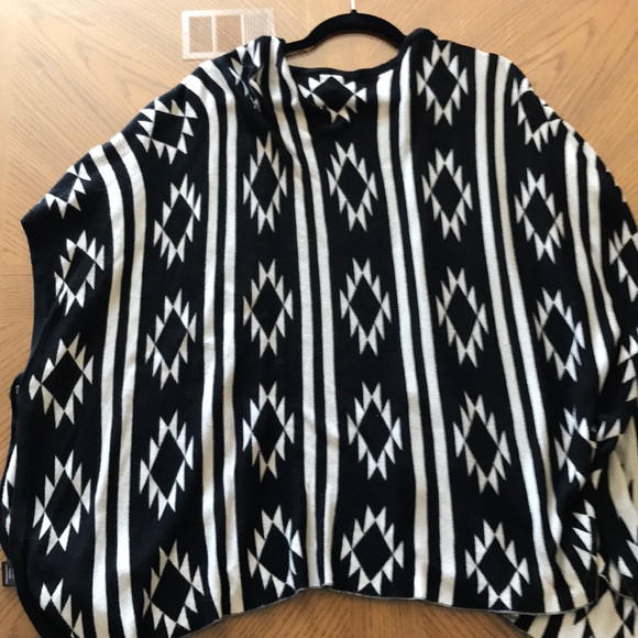 Cape/tunic - Picture 4 of 4